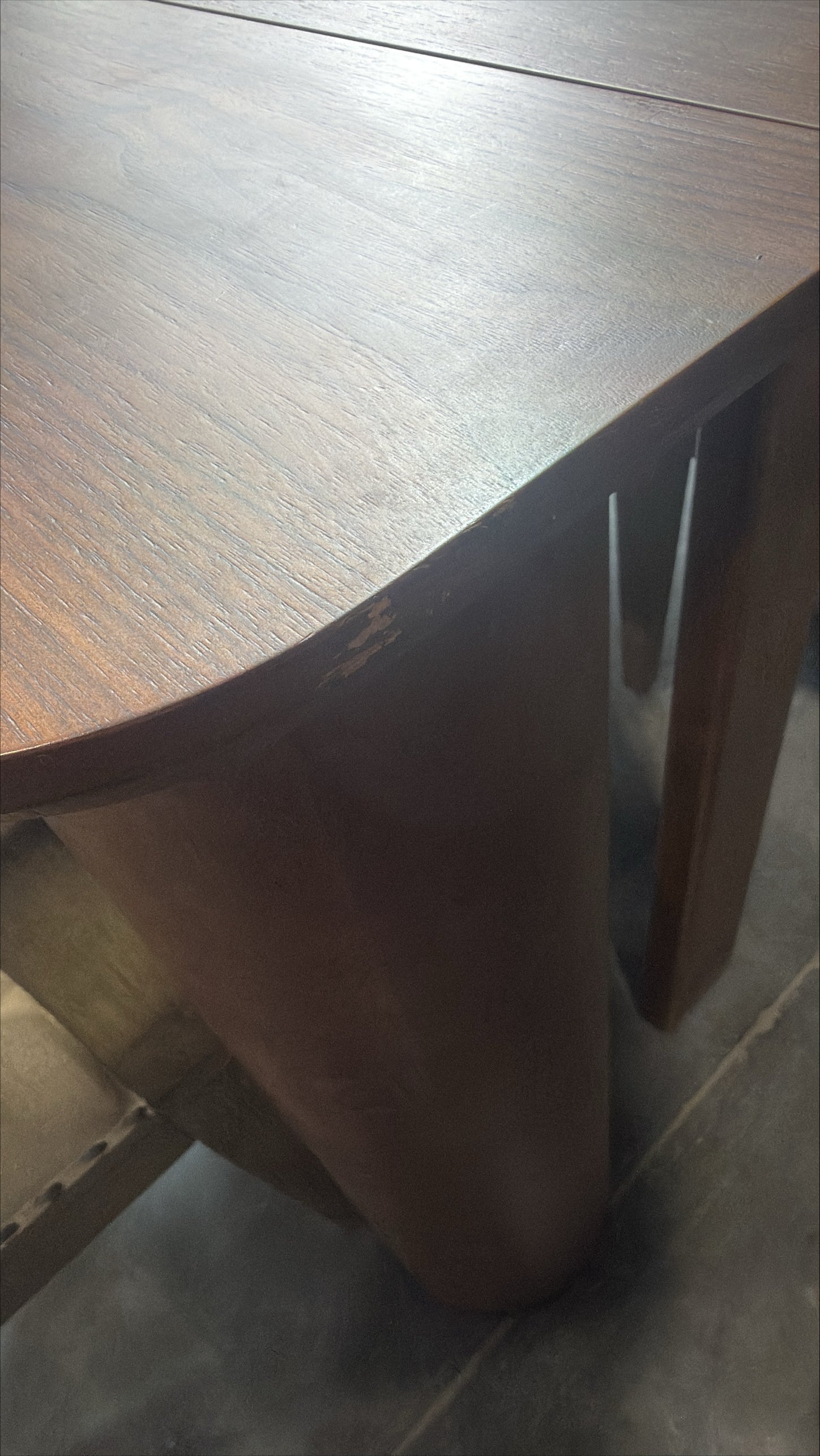 Walnut Veneer Extendable Dining Table( Minor damage).