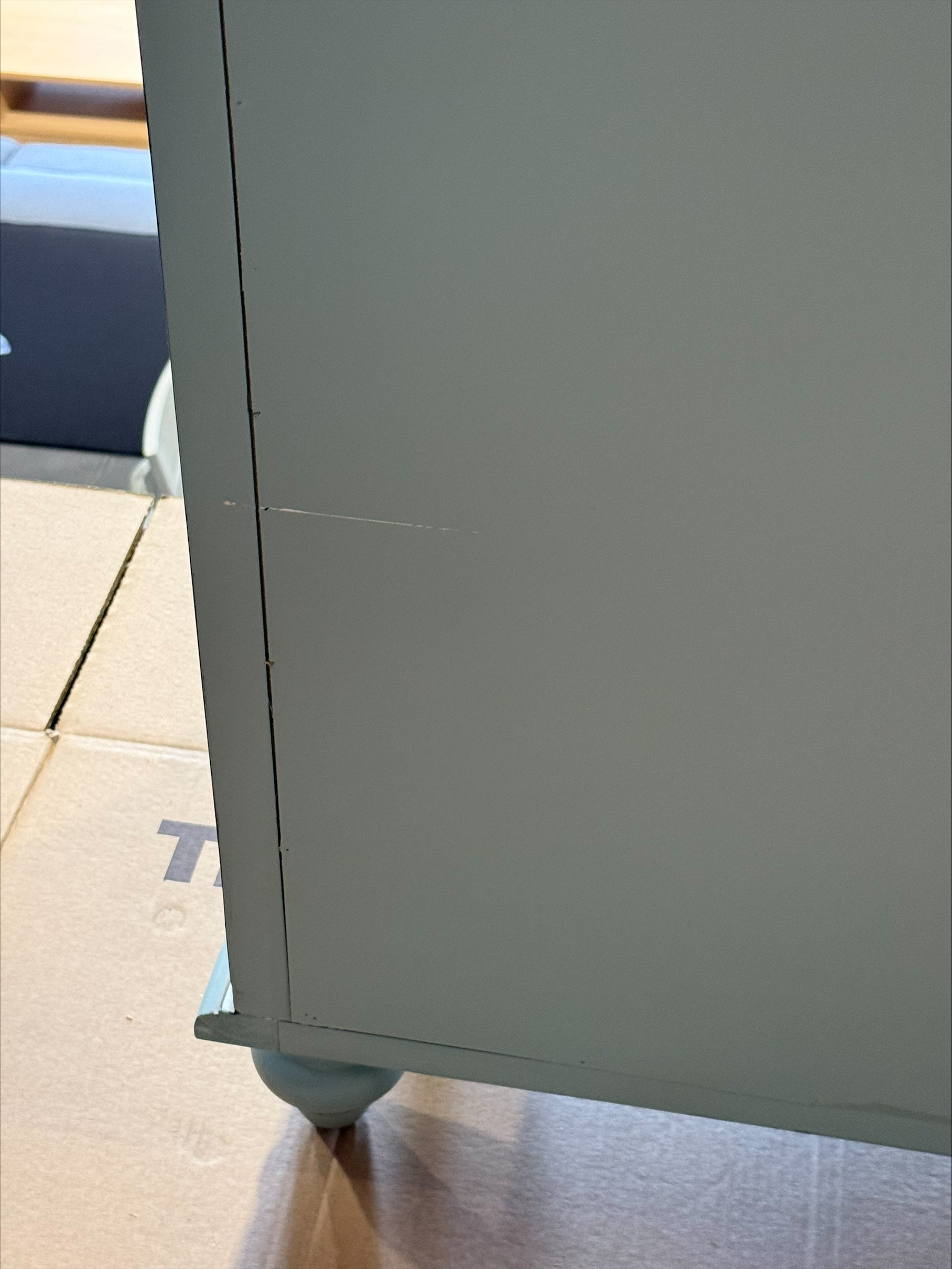 5 - Drawer Coastal Chest Solid Wood (minor Damage)